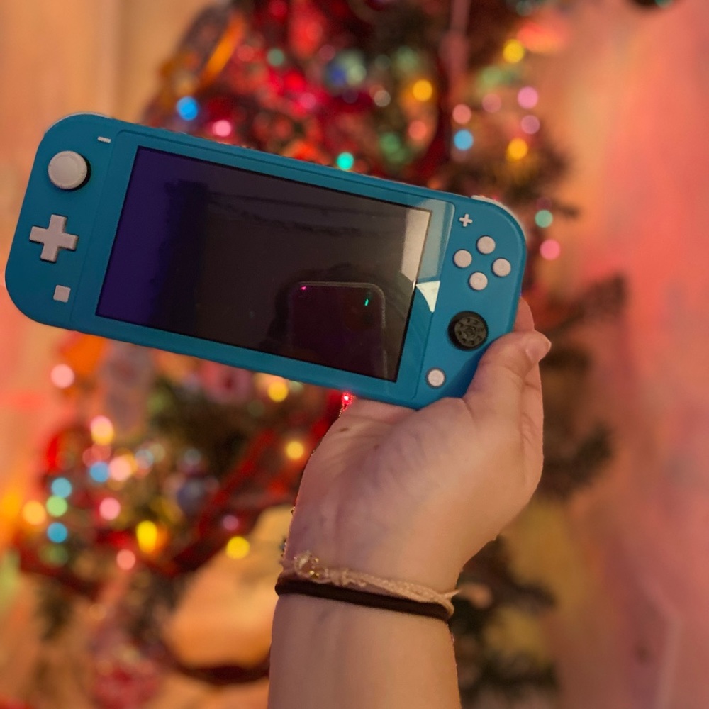 Teal Nintendo Switch Lite 🎮